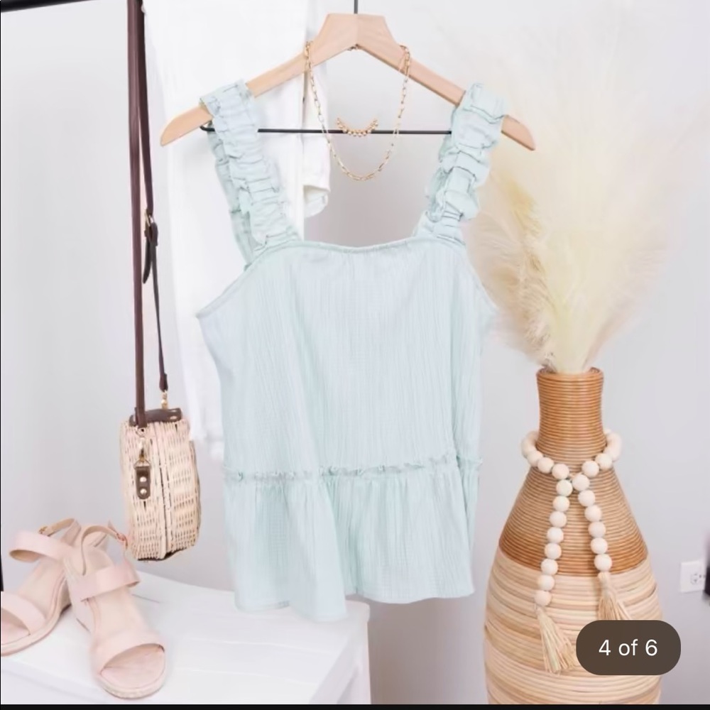 🌸Adorable blue spring peplum top🌸